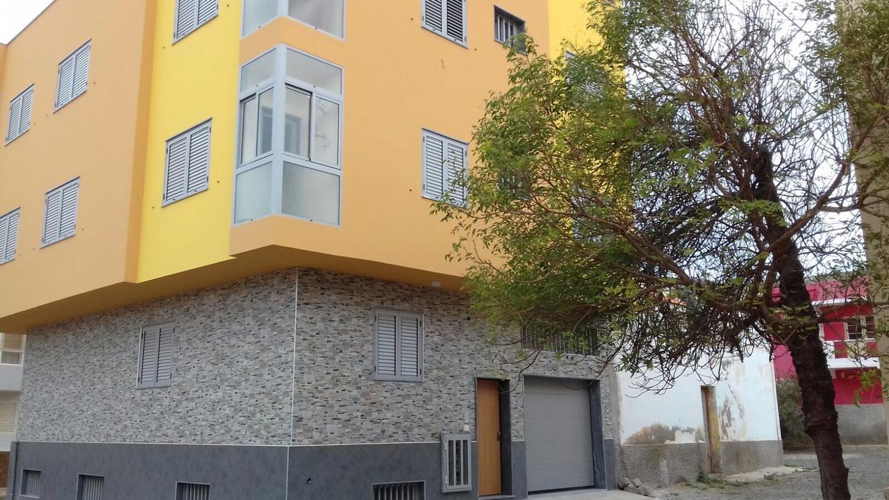 Private Apartament Celestina & Carlos Mindelo Exterior photo